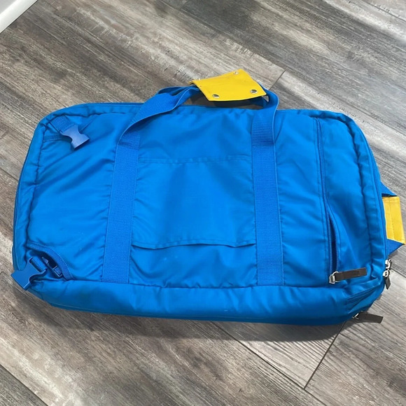 Love Taza Target 2 in 1 Blue Carry on Duffel Bag Backpack - Picture 2 of 16